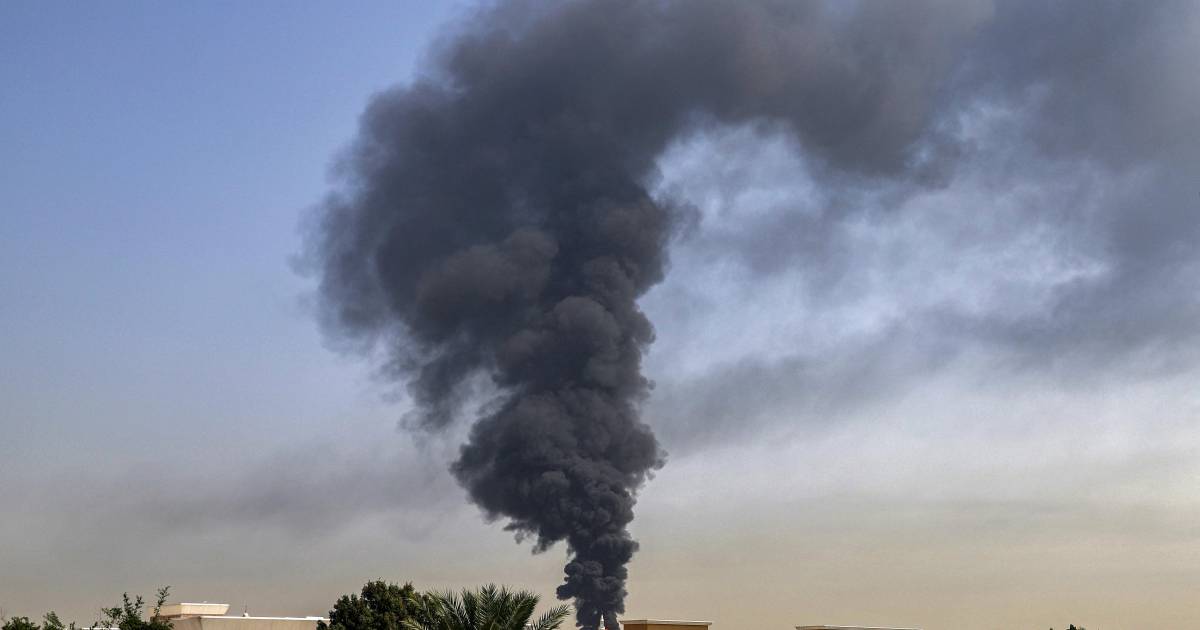 Irán lanza tres andanadas de misiles con proyectiles de racimo contra Israel