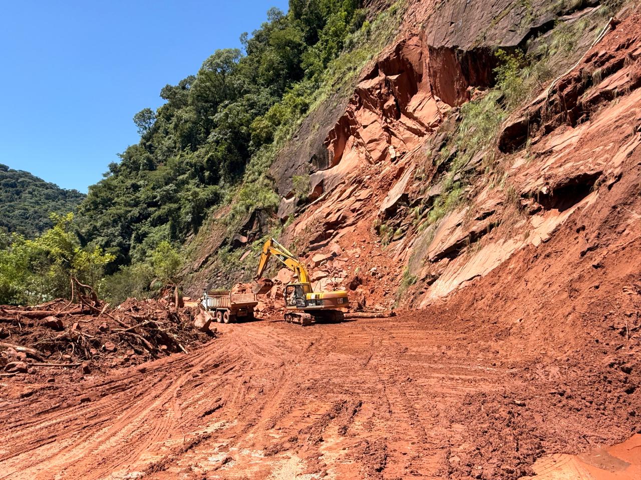 ABC impulsa plan integral de limpieza y solución estructural en zonas afectadas