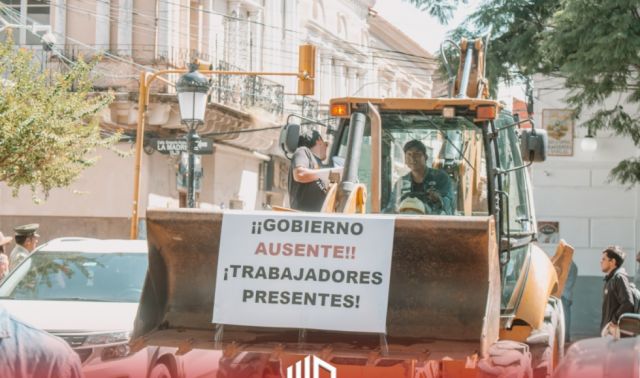 Constructores de Santa Cruz movilizan para exigir ley de reactivación y pagos atrasados