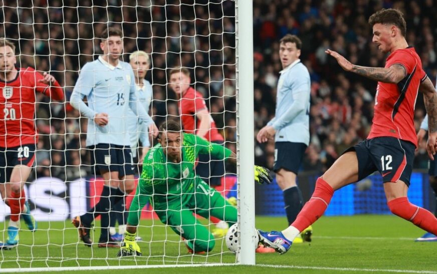 Uruguay empata 1 1 con Inglaterra en partido clave del Mundial
