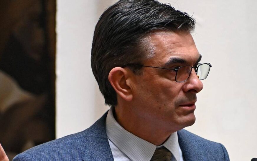 Gobierno de La Paz emite decreto que ajusta precios en construcción pública