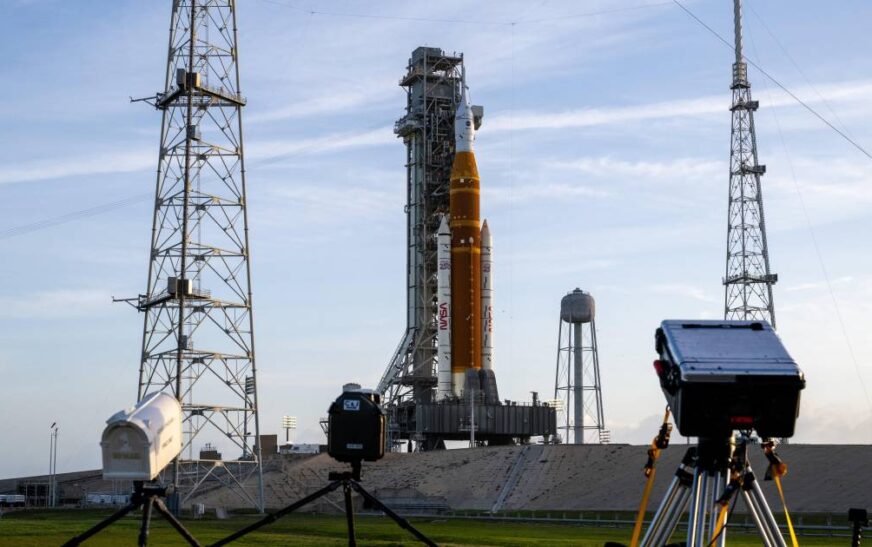 NASA lanza Artemis II con cuatro astronautas rumbo a la órbita lunar