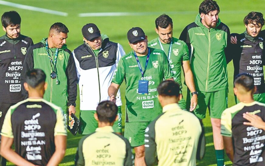 Exfutbolistas respaldan continuidad y base sólida en la selección nacional
