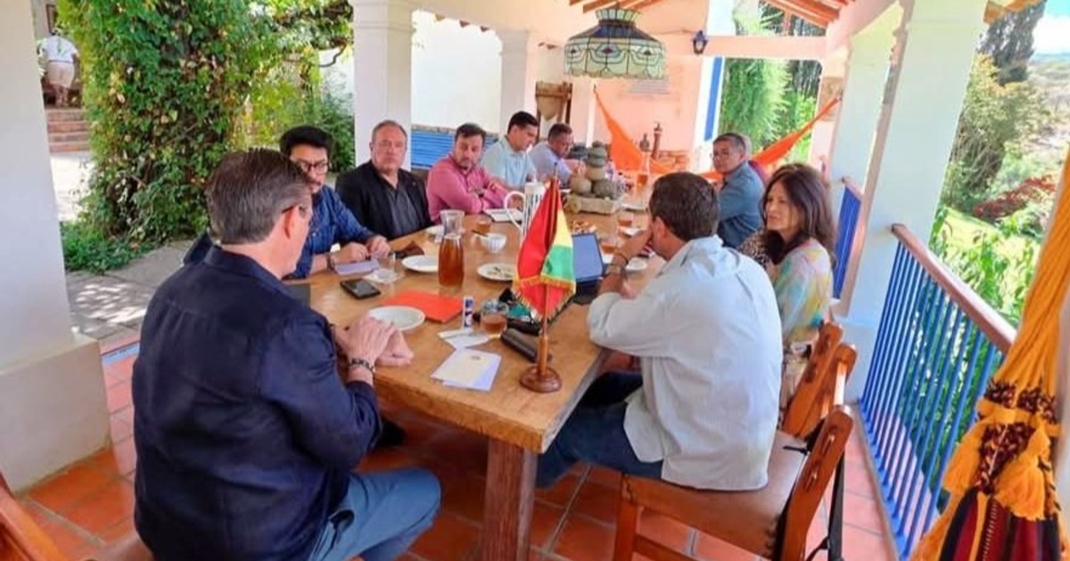 Rodrigo Paz se reúne con su gabinete antes de anuncios oficiales