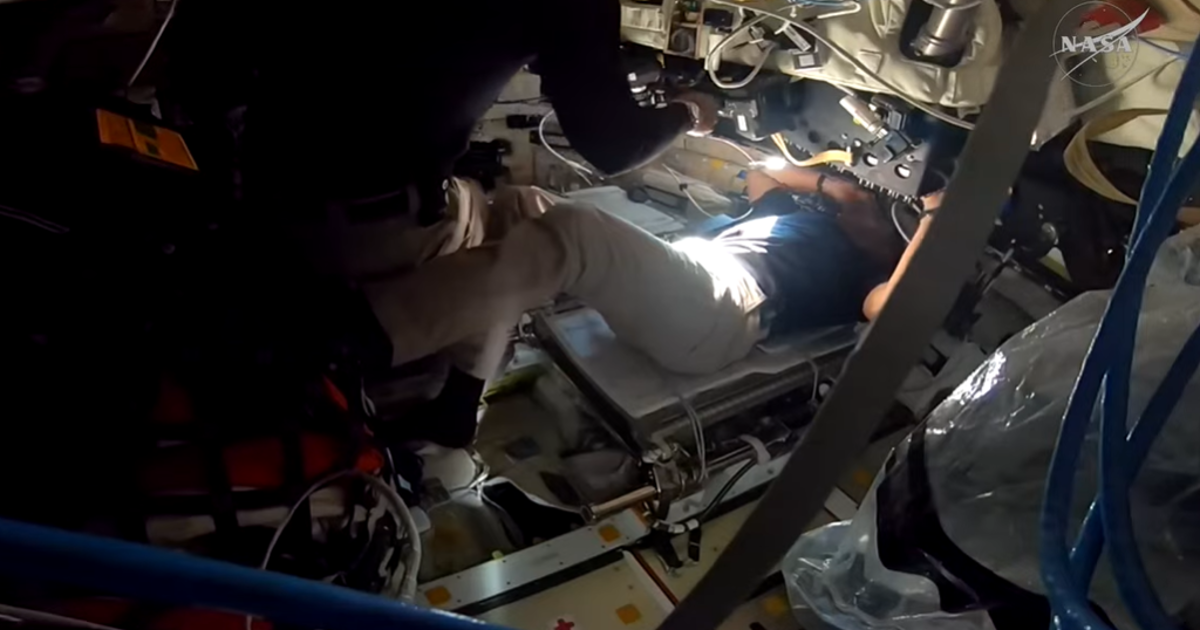 La nave Orión de Artemis II restablece comunicación tras pasar la Luna oculta