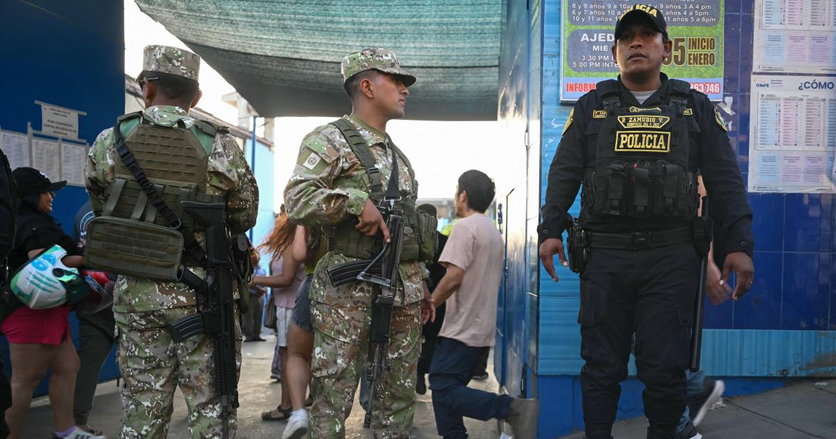 Retrasos en instalación de mesas en Lima bloquean voto a más de 6