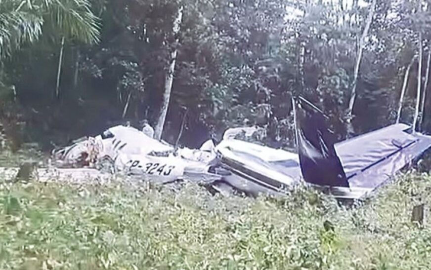 Piloto y copiloto fallecen tras caída de avión privado que perdió comunicación en vuelo a Santa Cruz