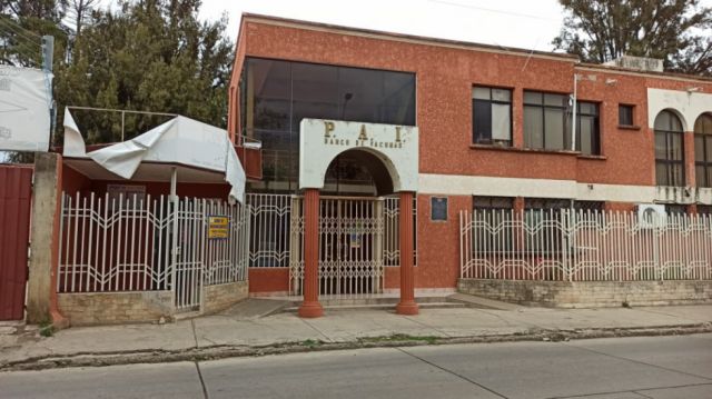 Cinco enfermeras denuncian despidos injustificados y paralizan vacunatorio del PAI en protesta por su restitución.