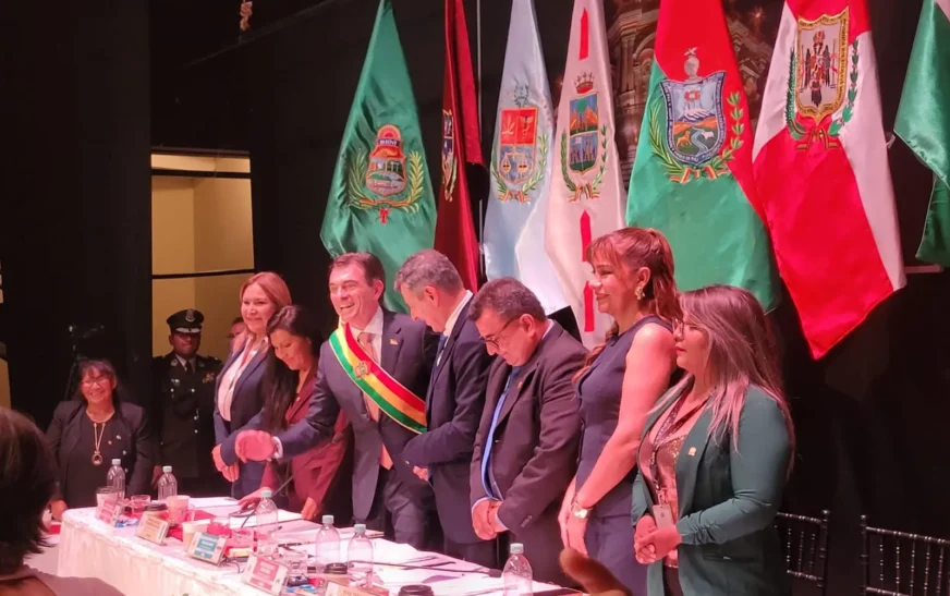 Rodrigo Paz promulga ley para construir planta de aguas residuales en Tarija con inversión de $65 millones