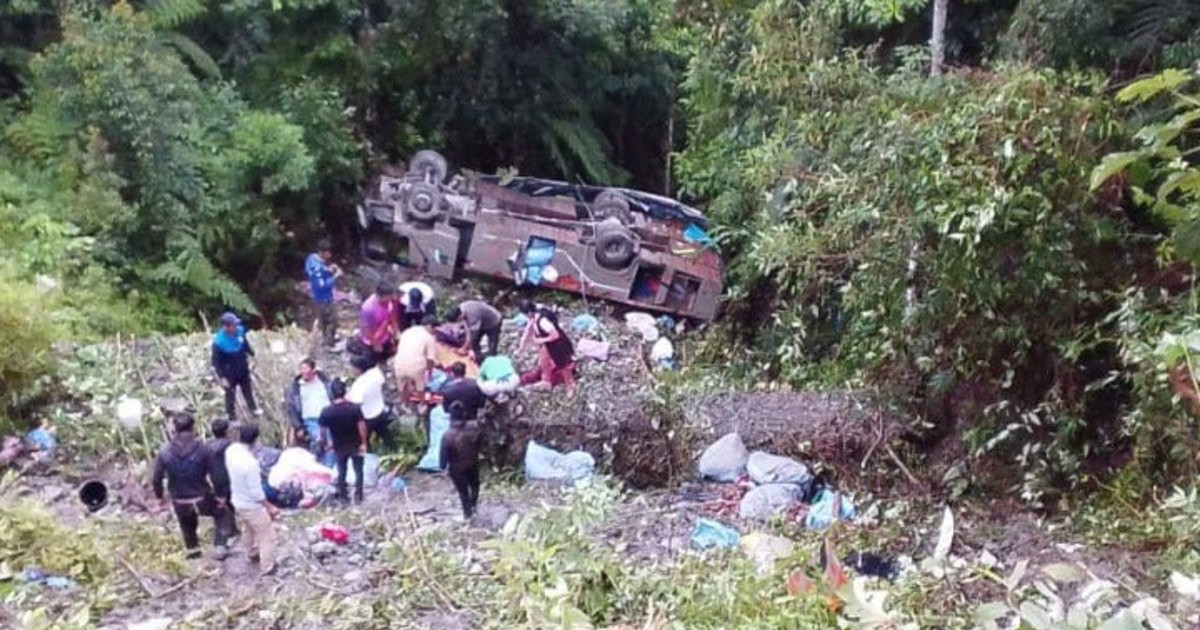 Bus cae 80 metros en La Paz: seis fallecidos y 19 heridos, chofer bajo investigación