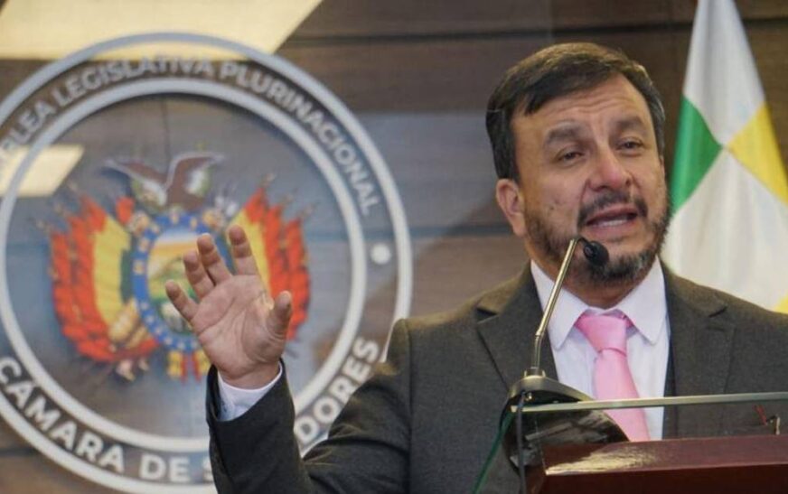 Fiscalía admite denuncia penal contra ministro Medinaceli por contratos y calidad de gasolina en Bolivia
