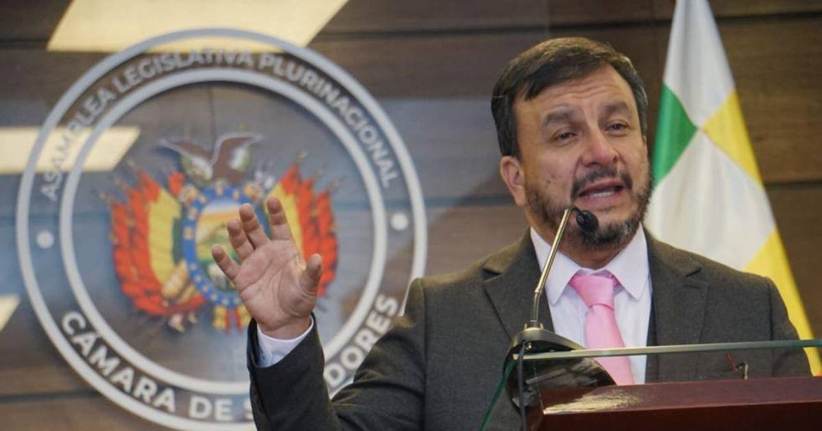 Fiscalía admite denuncia penal contra ministro Medinaceli por contratos y calidad de gasolina en Bolivia