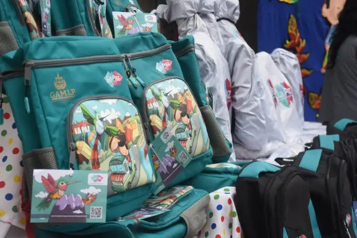 000 mochilas escolares y cubre al 30% de estudiantes del municipio
