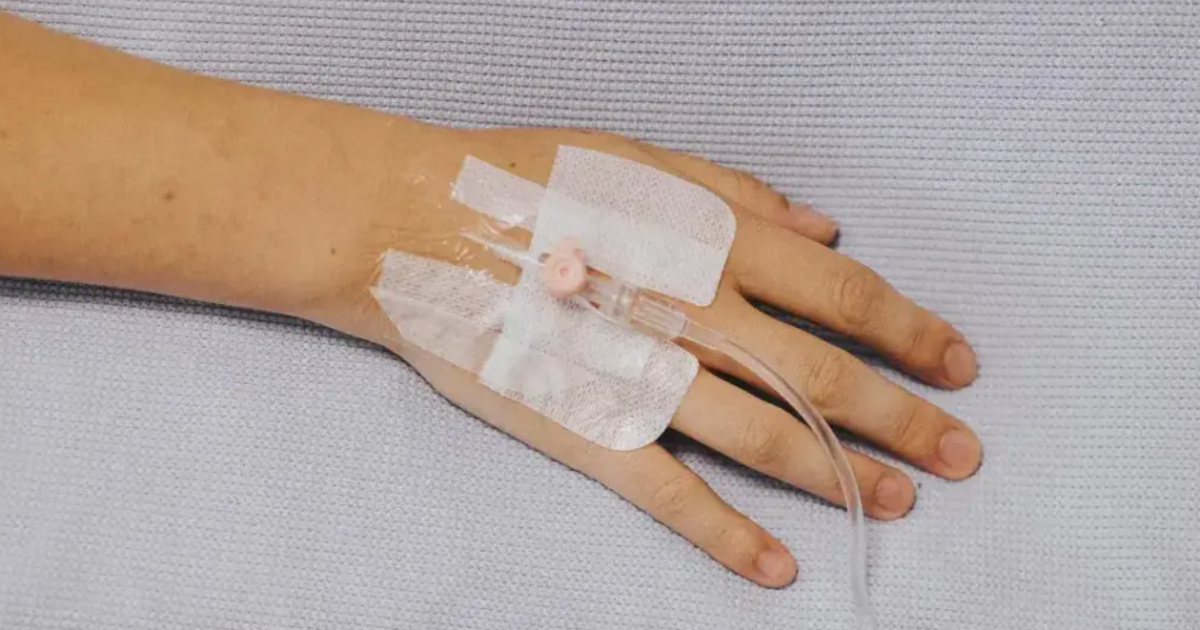 Niña de 9 años con fiebre amarilla sigue en terapia intensiva y familia pide ayuda para medicinas