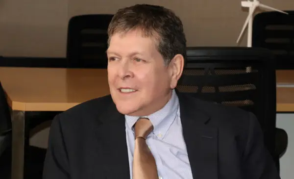 Rodrigo Paz Pereira juramenta a Marcelo Blanco como nuevo Ministro de Hidrocarburos y Energías con compromiso de soberanía energética