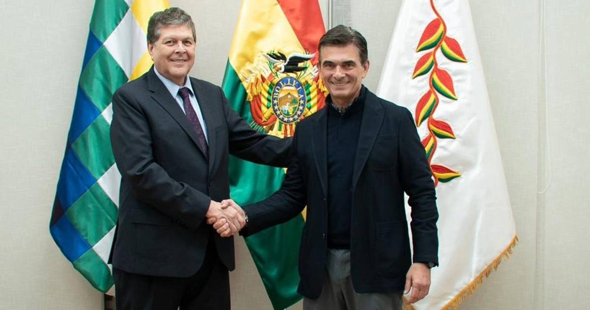 Presidente Rodrigo Paz se reúne con gabinete tras posesión del nuevo ministro de Hidrocarburos