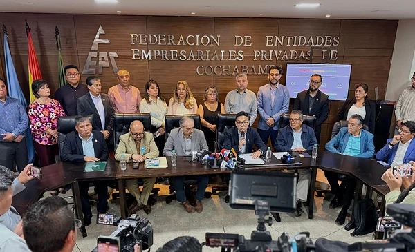 Sectores de Cochabamba dan cinco días al Gobierno