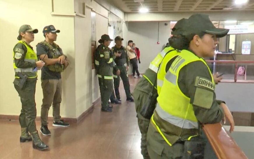 Custodios recapturan a recluso tras intento de escape