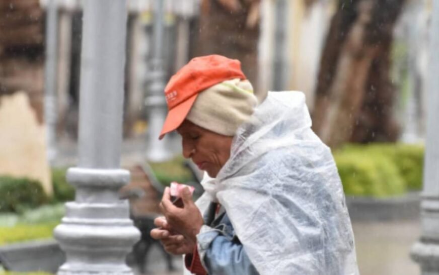 Meteorología emite alerta naranja por ingreso de frente frío