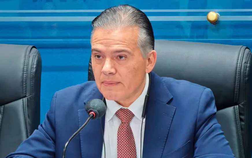 Justiniano pide a Evo Morales presentarse ante la justicia