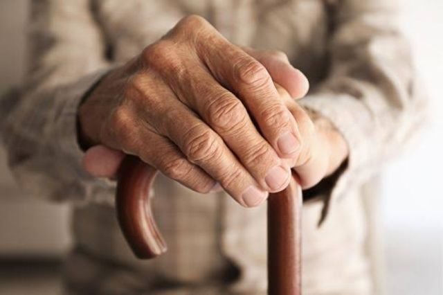 Adultos mayores exigen recursos y competencias a la Gobernación