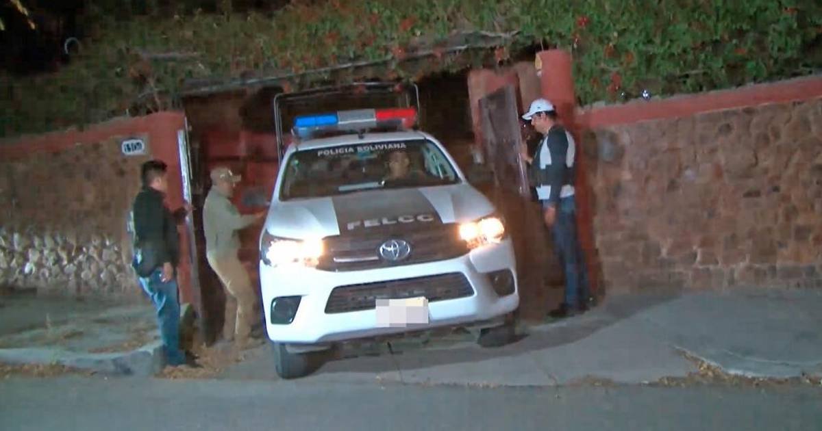 Hallan joyas y overoles en operativo en Cochabamba