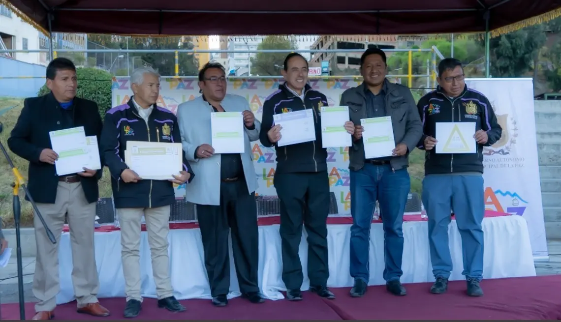 La Paz inicia emisión de tarjeta de operación vehicular