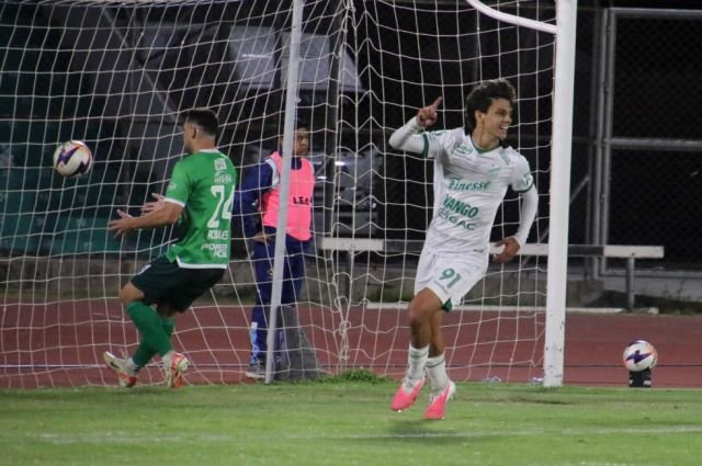 Lovera y Nafic sellan el triunfo visitante en el IV Centenario