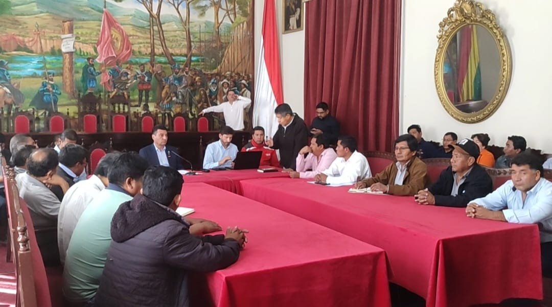 Tarija congela pasaje de micros hasta nuevo estudio