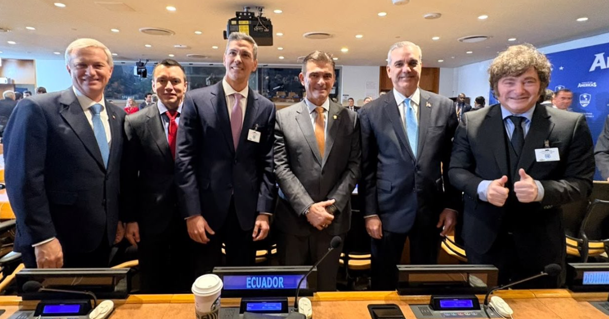 Rodrigo Paz asiste a reunión del Escudo de las Américas