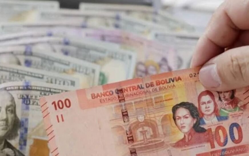 Tipo de cambio del dólar sigue con variaciones en Bolivia