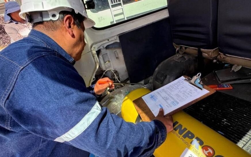 Gobierno crea programa para renovar vehículos del transporte público
