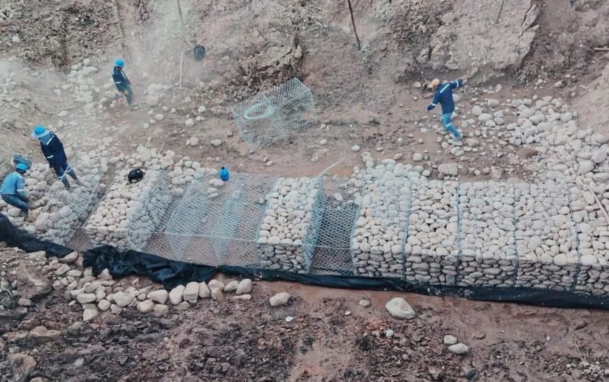ABC realiza trabajos de conservación en tramo Caraparí-Campo Pajoso