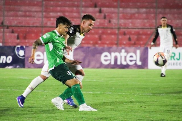 Real Tomayapo vence 2-1 a Real Oruro en Tarija