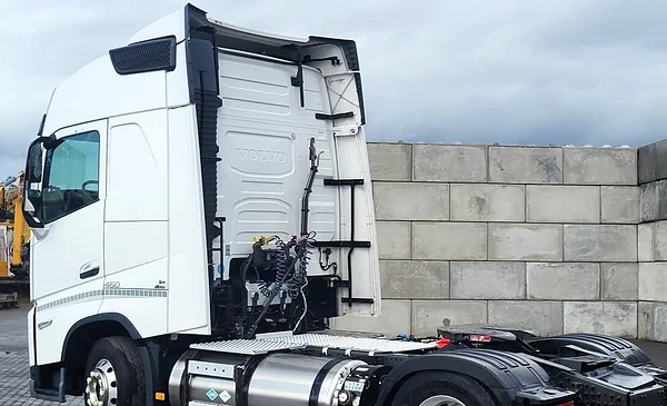 Rodrigo Paz instruye estudiar GNL para transporte pesado
