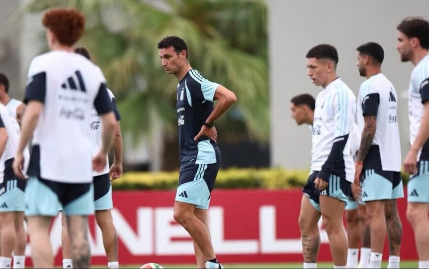 Scaloni define el once de Argentina para recibir a Bolivia