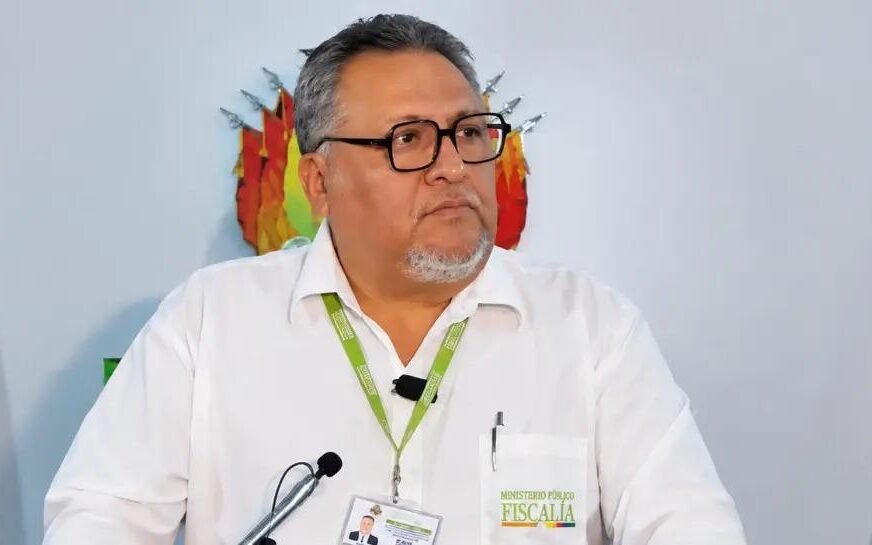 Luis Montaño es aprehendido tras presentarse en la Felcc