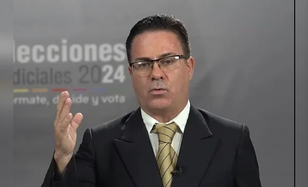 José Armando Urioste Viera asume como Fiscal General Interino