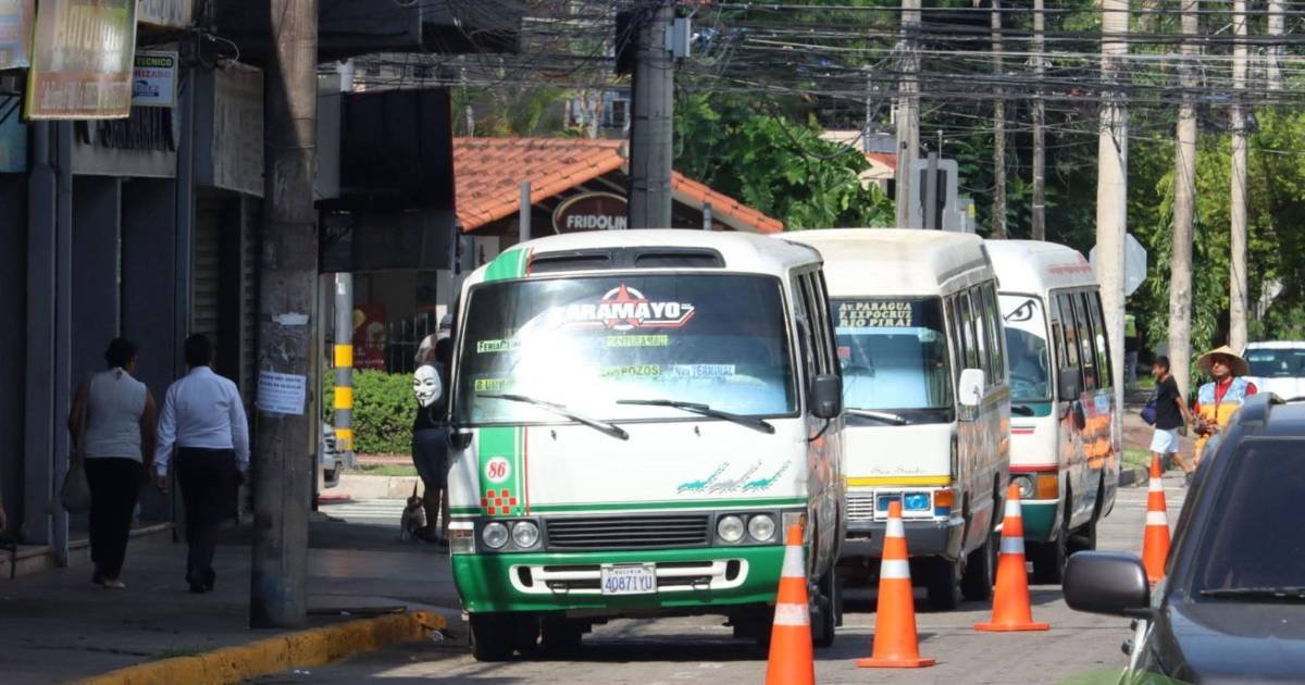 Bases del transporte cuestionan tarifa de Bs 3,50