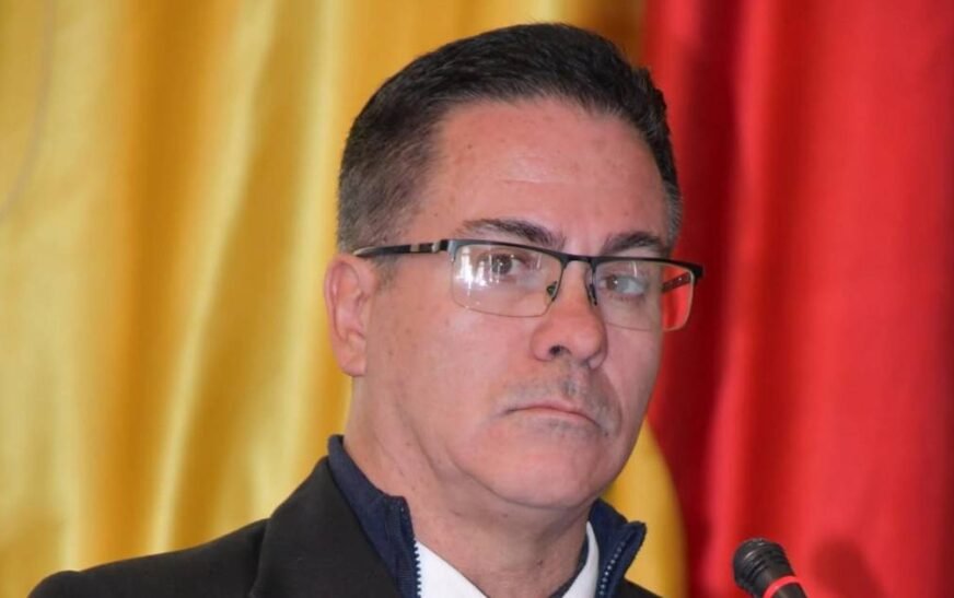 Asamblea designa a José Armando Urioste fiscal interino