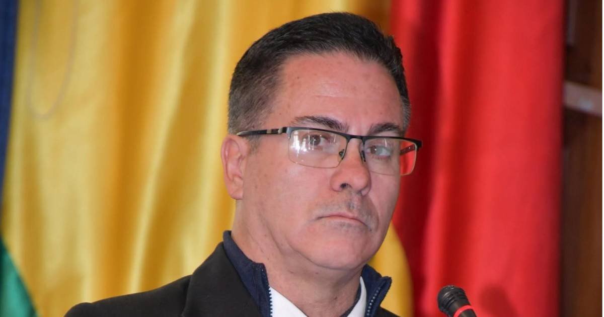 Asamblea designa a José Armando Urioste fiscal interino