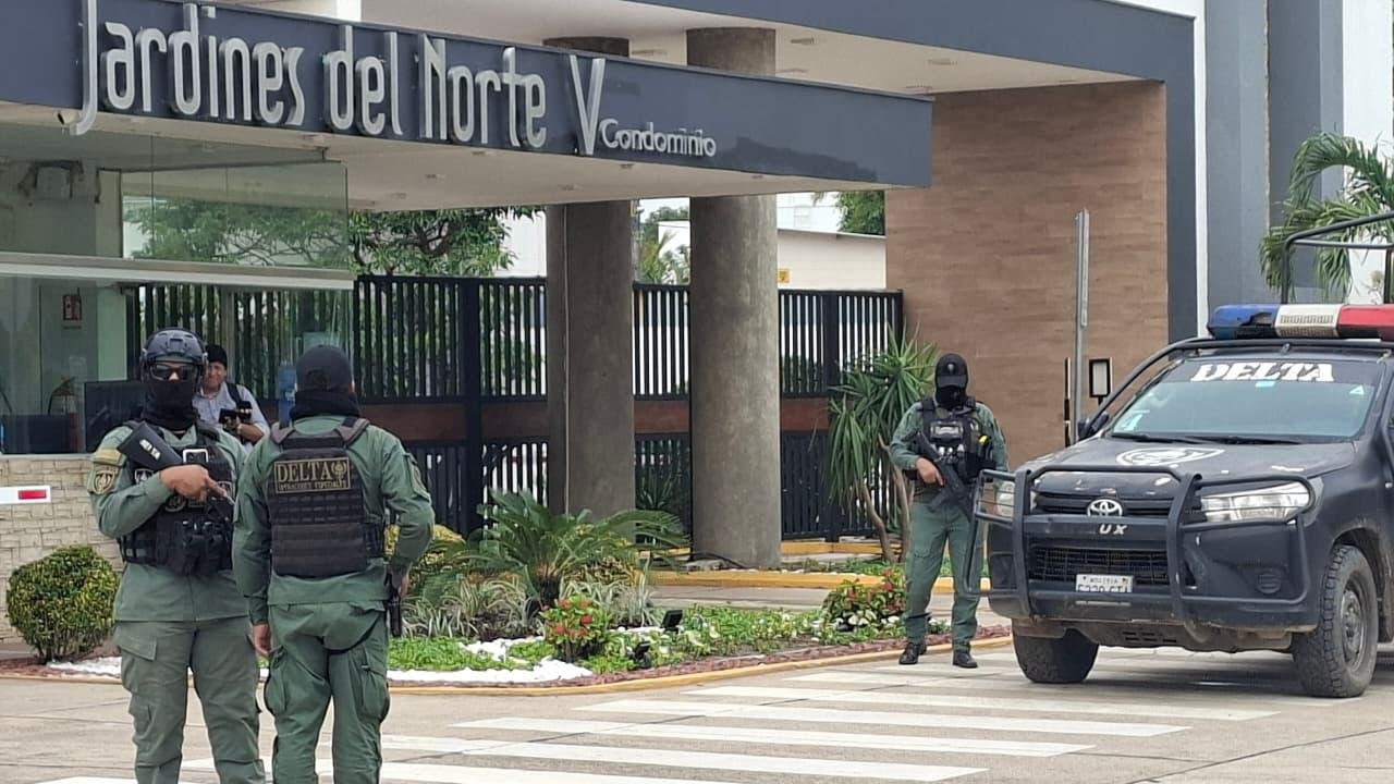Fiscales y policías requisan condominio de Mariaca en Santa Cruz