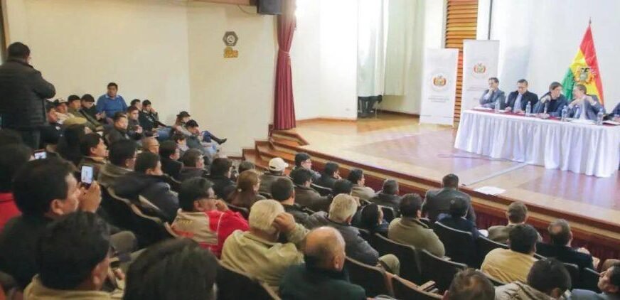 Choferes y Gobierno discutirán tarifas transitorias el 7 de octubre