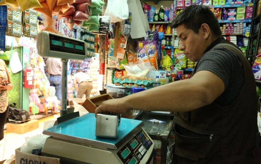 Concejo analiza balanzas municipales para proteger al consumidor