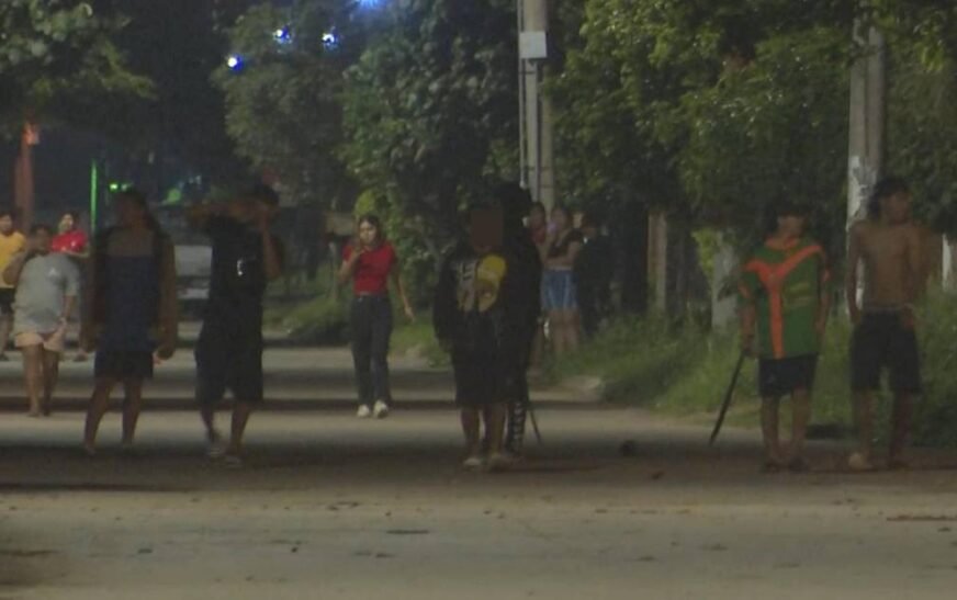 Barrabravas se enfrentan en barrio Lucerito de Santa Cruz