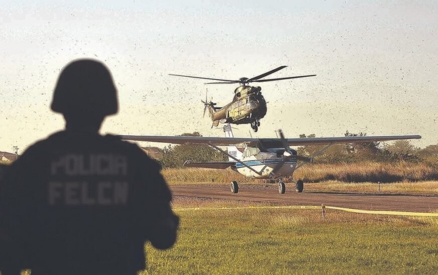 Felcn halla avioneta, cocaína y armas en Villa Tunari