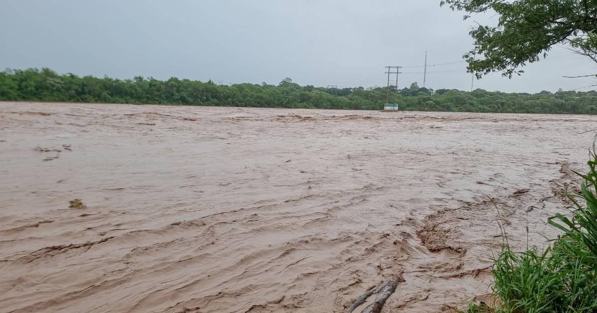 Baja el caudal del Piraí, pero se mantiene la alerta