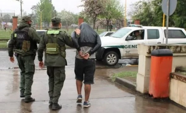 Gendarmería detuvo a tres bolivianos con cocaína ingerida