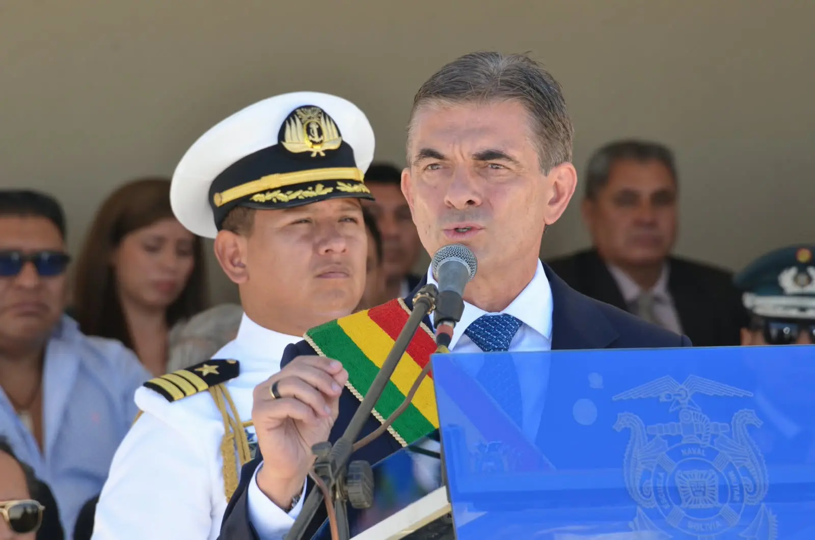Paz ofrece puertos a Chile y destaca la hidrovía
