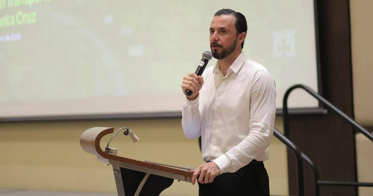 Velasco propone que gobernador dirija la Policía departamental